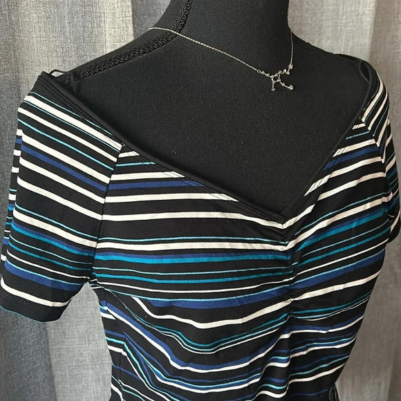 Blue white and black white house black market blouse - Picture 2 of 4